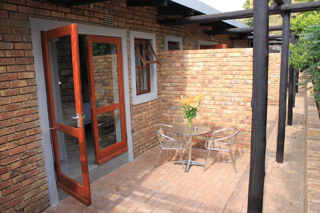 Yalla Yalla Boutique Hotel Witbank Exterior foto
