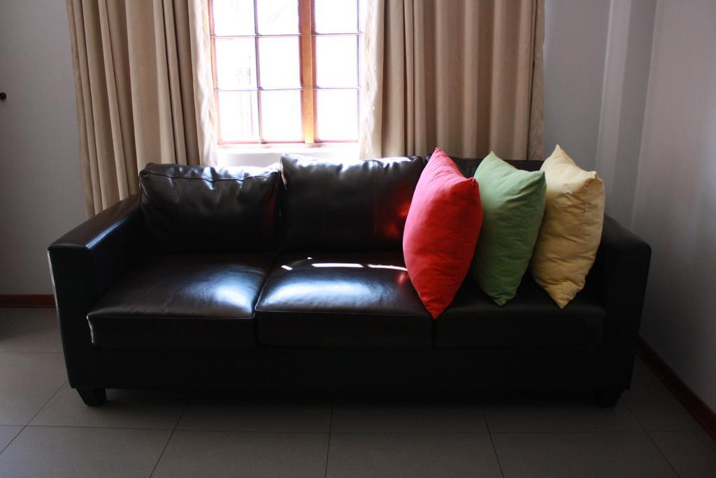 Yalla Yalla Boutique Hotel Witbank Exterior foto