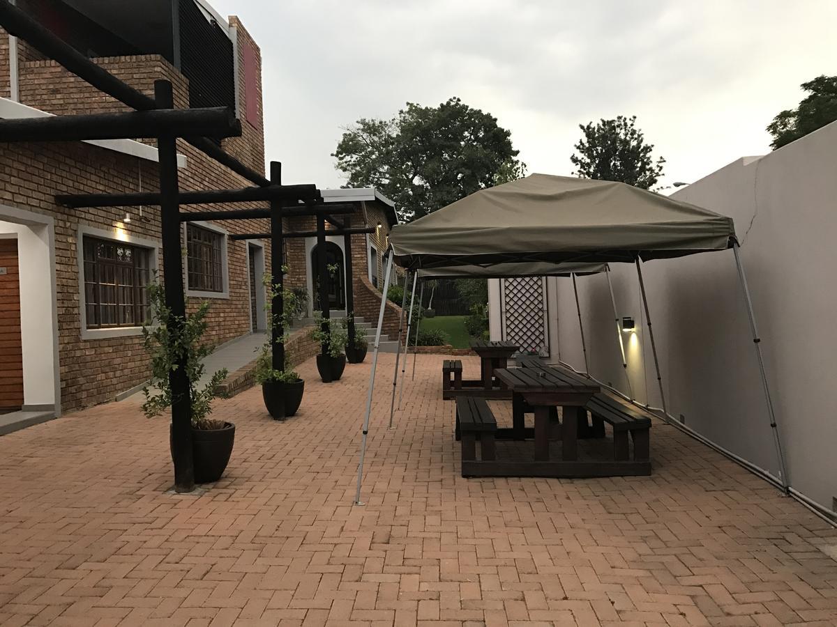 Yalla Yalla Boutique Hotel Witbank Exterior foto